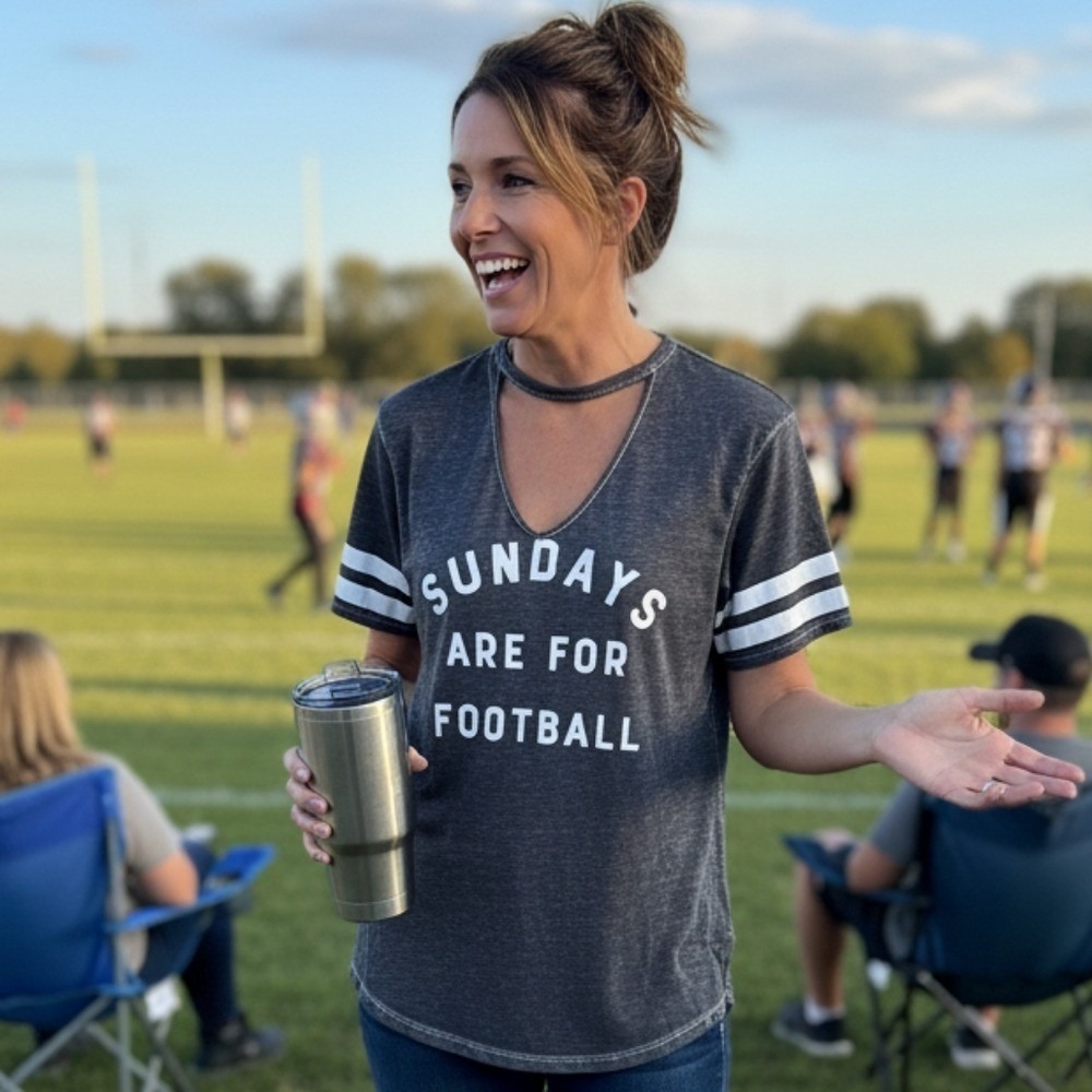 Express One Eleven Gray Graphic Sundays Are For Football T-Shirt Small V-Neck‎